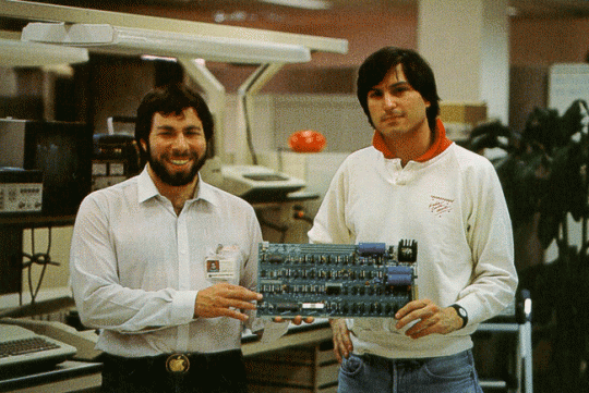 Steve Jobs y Wozniak con el Apple I original