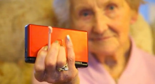 Kathleen Connell, la abuela de 100 años fans de NintendoDS