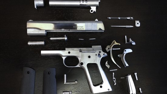 La pistola está compuesta por más de 30 piezas