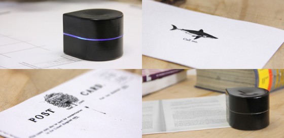 The Pocket Printer se posa por sobre la hoja para imprimir mediante movimientos